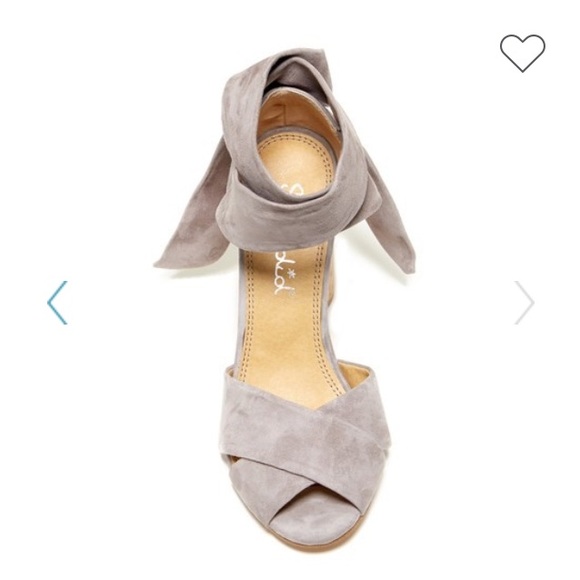 Splendid Johnson Gray Block Heel Sandals - Picture 7 of 7